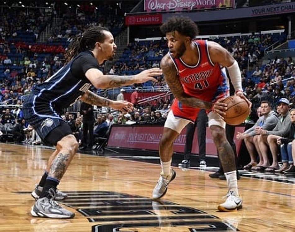 Saddiq Bey explode para 51 pontos e Pistons vence Magic