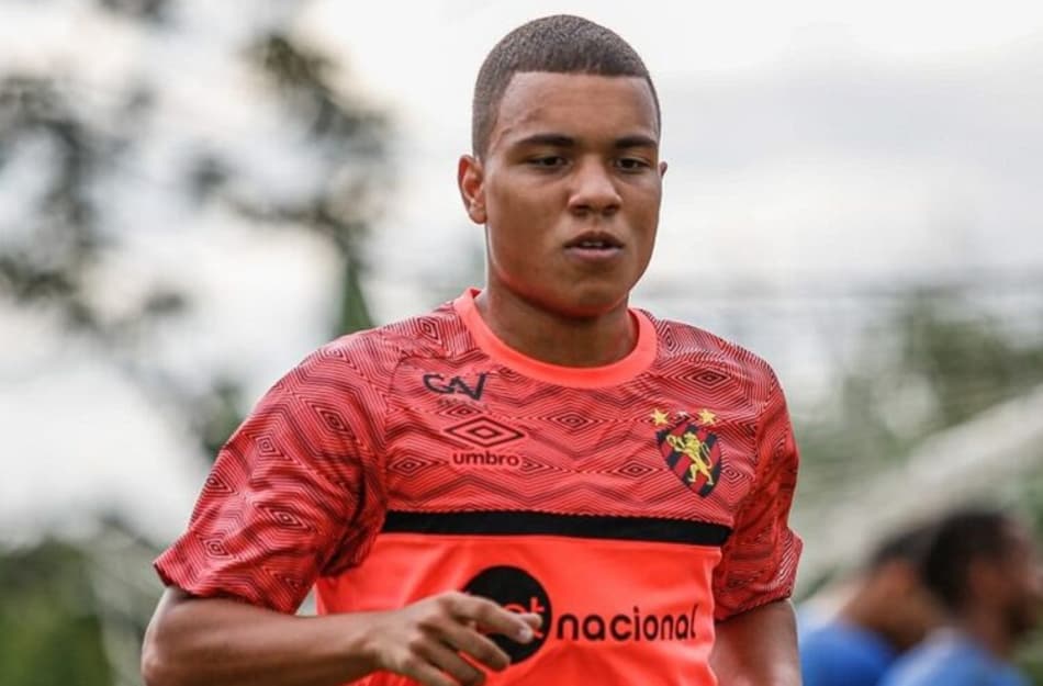 Bruno Matias destaca paciência para ganhar espaço no Sport