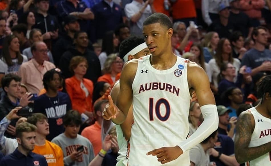 Jabari Smith se destaca e Auburn avança no March Madness
