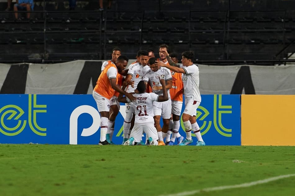 Fluminense vence o Botafogo e abre vantagem na semifinal do Carioca