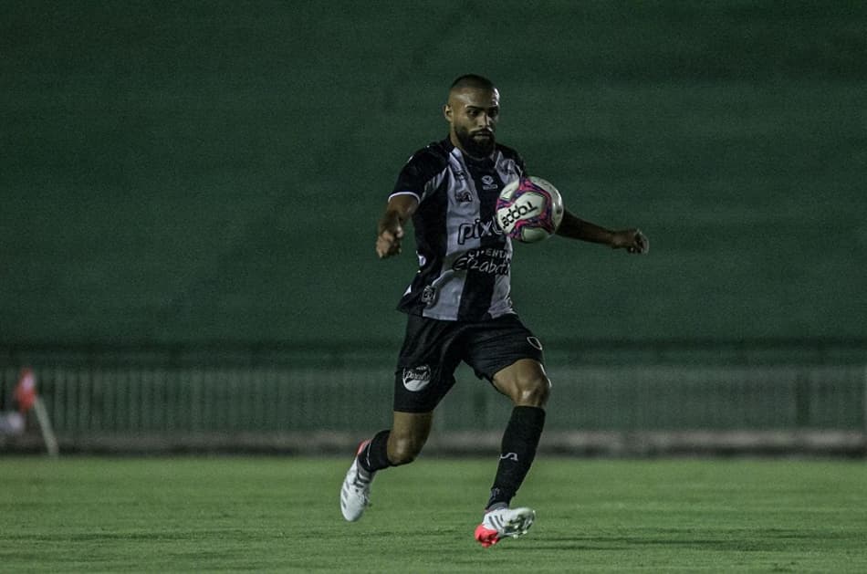 Adriano Jr. conta com a força da torcida do Botafogo-PB diante do Náutico