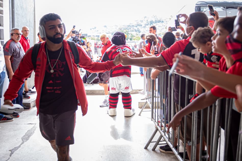 VÍDEO: veja os bastidores da vitória e classificação do Flamengo sobre o Vasco no Carioca