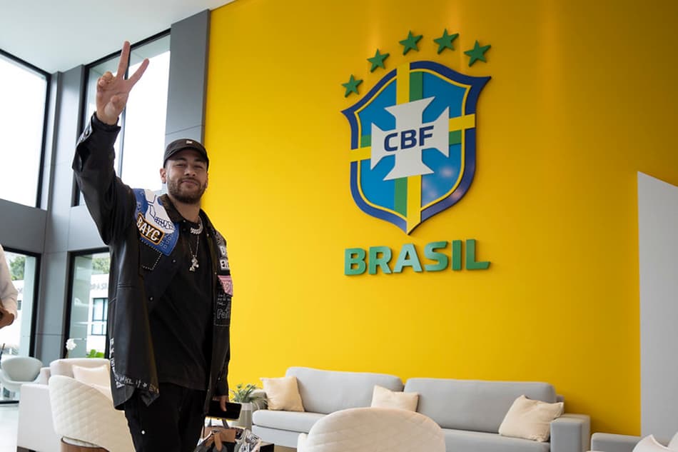 Com Neymar, Marquinhos, Dani Alves e quarteto do Real, Seleção tem 23 atletas na Granja Comary