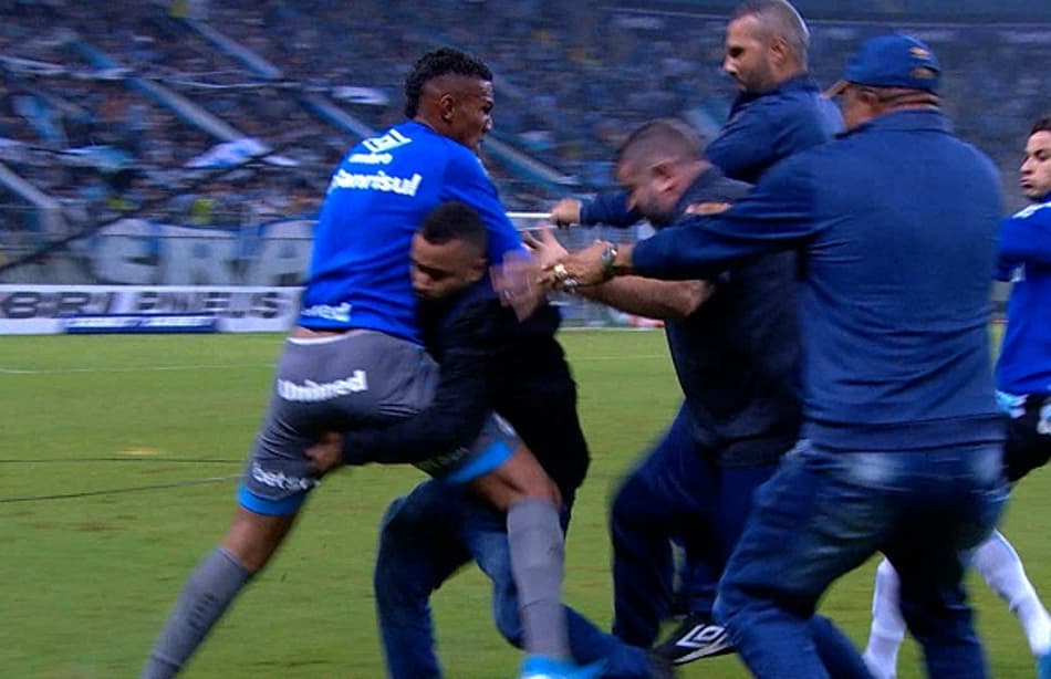 Confusões durante e após o clássico marcam o Gre-Nal 437 pelo Campeonato Gaúcho; veja o vídeo