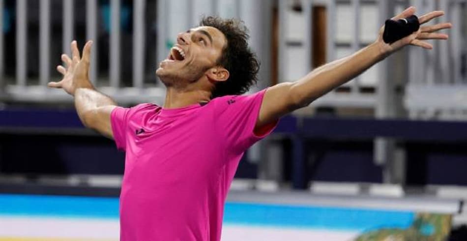Fran Cerundolo vinga irmão, vira sobre Tiafoe e faz história em Miami
