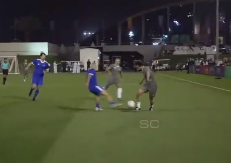 Lembra dele? Mascherano dá show em jogo de lendas da FIFA