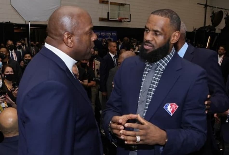 Magic Johnson culpa LeBron por elenco ruim do Lakers