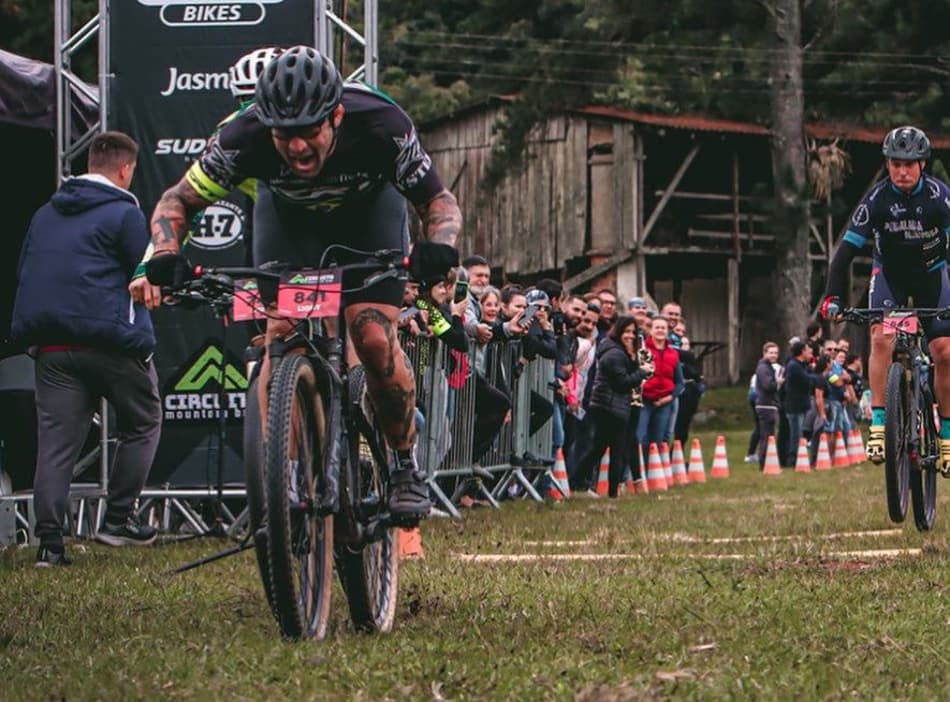 Dos tatames para as pistas: Cristiano Marcello explica paixão pelo mountain bike