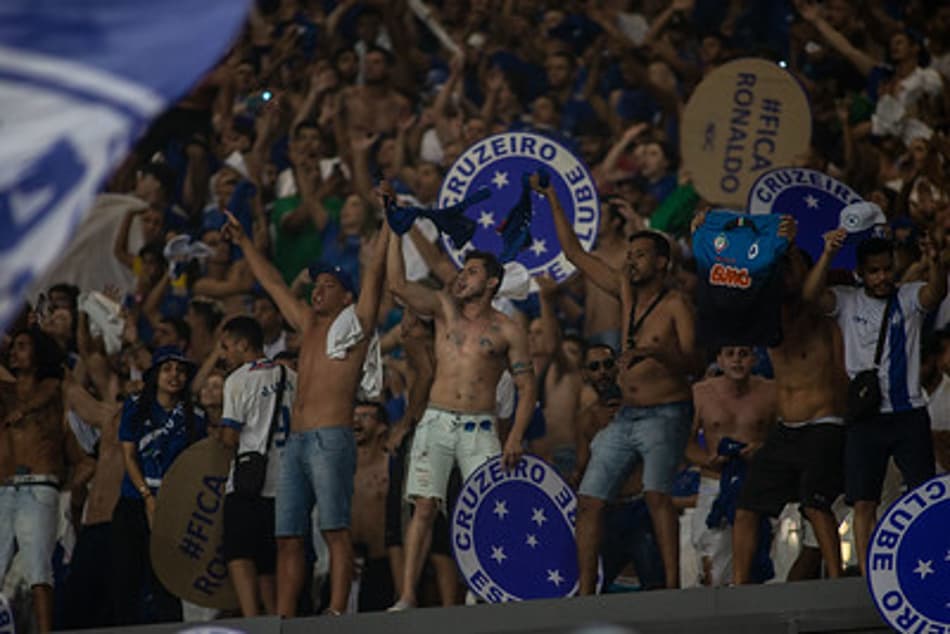 Ronaldo se declara à torcida do Cruzeiro após final do Mineiro: “Mesmo perdendo, continuaram cantando. Coisa mais linda’