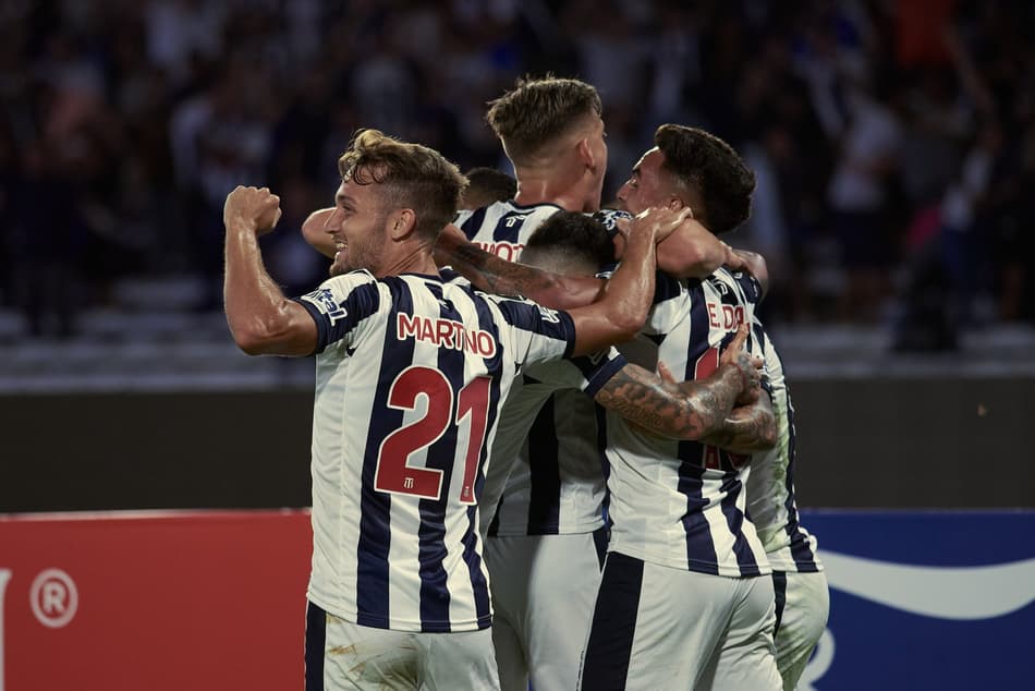 Em estreia, Talleres vence Universidad Católica e se iguala a Flamengo na Libertadores