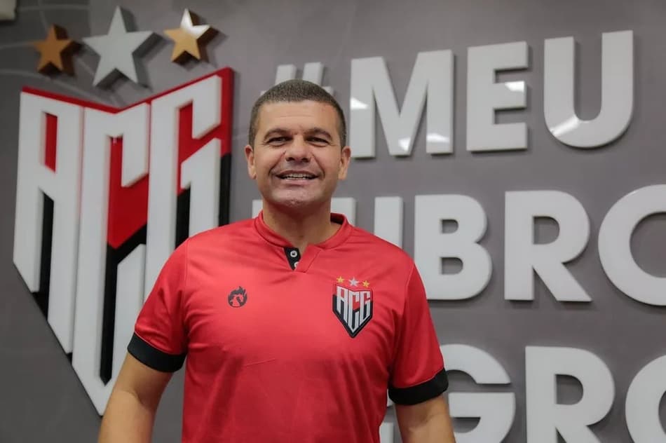 LANCE! Rápido: Umberto Louzer na mira do Vasco, Liverpool na briga por Darwin Nuñez e mais!
