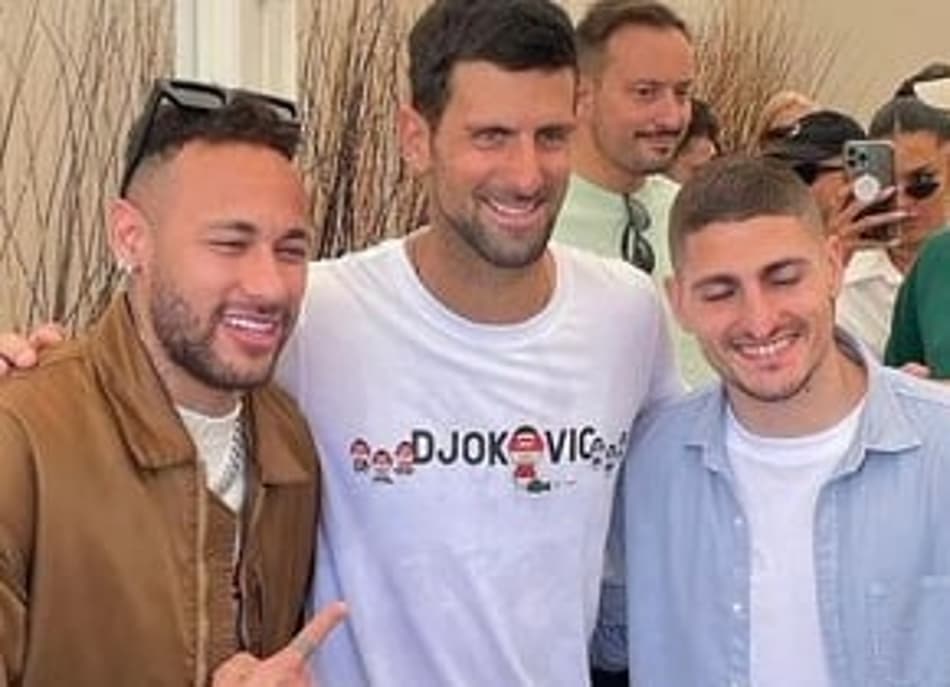 Djokovic se encontra com Neymar e batem bola juntos em Monte Carlo