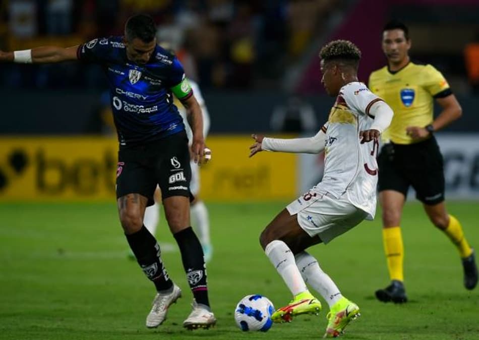 Sornoza brilha e Del Valle arranca empate contra o Tolima