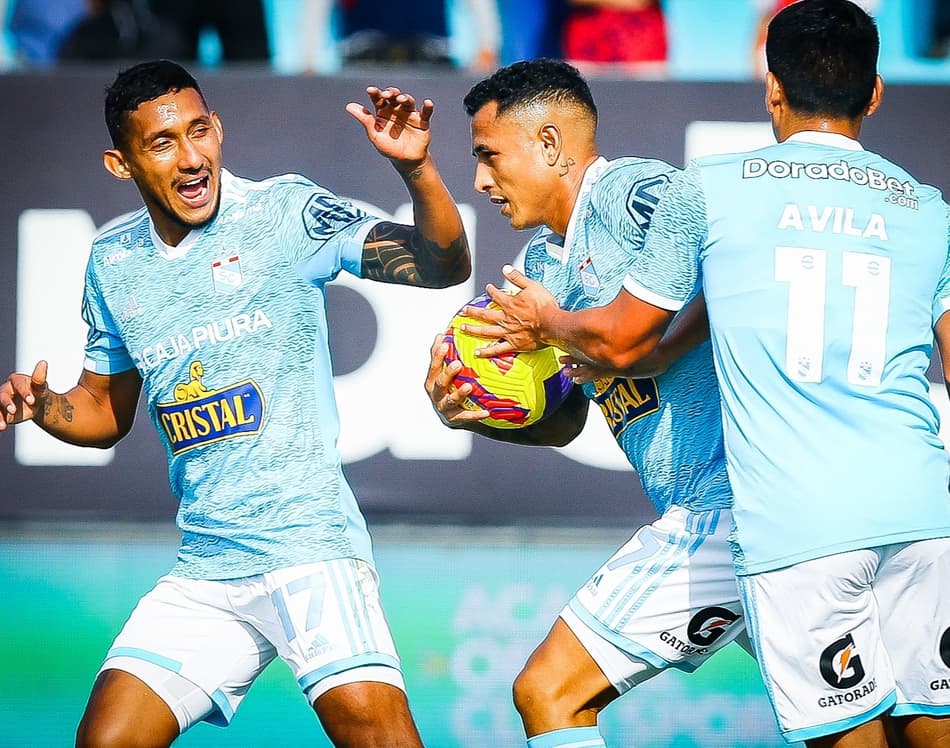 Rival do Flamengo na Libertadores, Sporting Cristal faz partida de dez gols no Peru