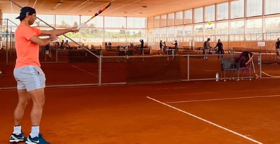 Nadal volta aos treinos após lesão na costela