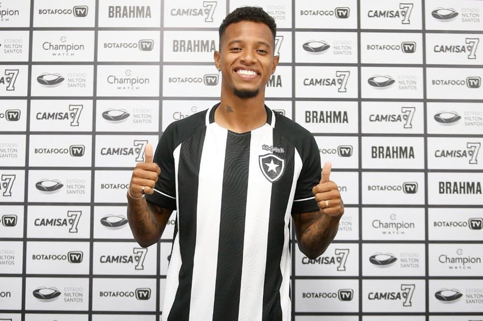 Tchê Tchê vibra com chegada ao Botafogo: ‘Tem um projeto com ambições do tamanho do clube’