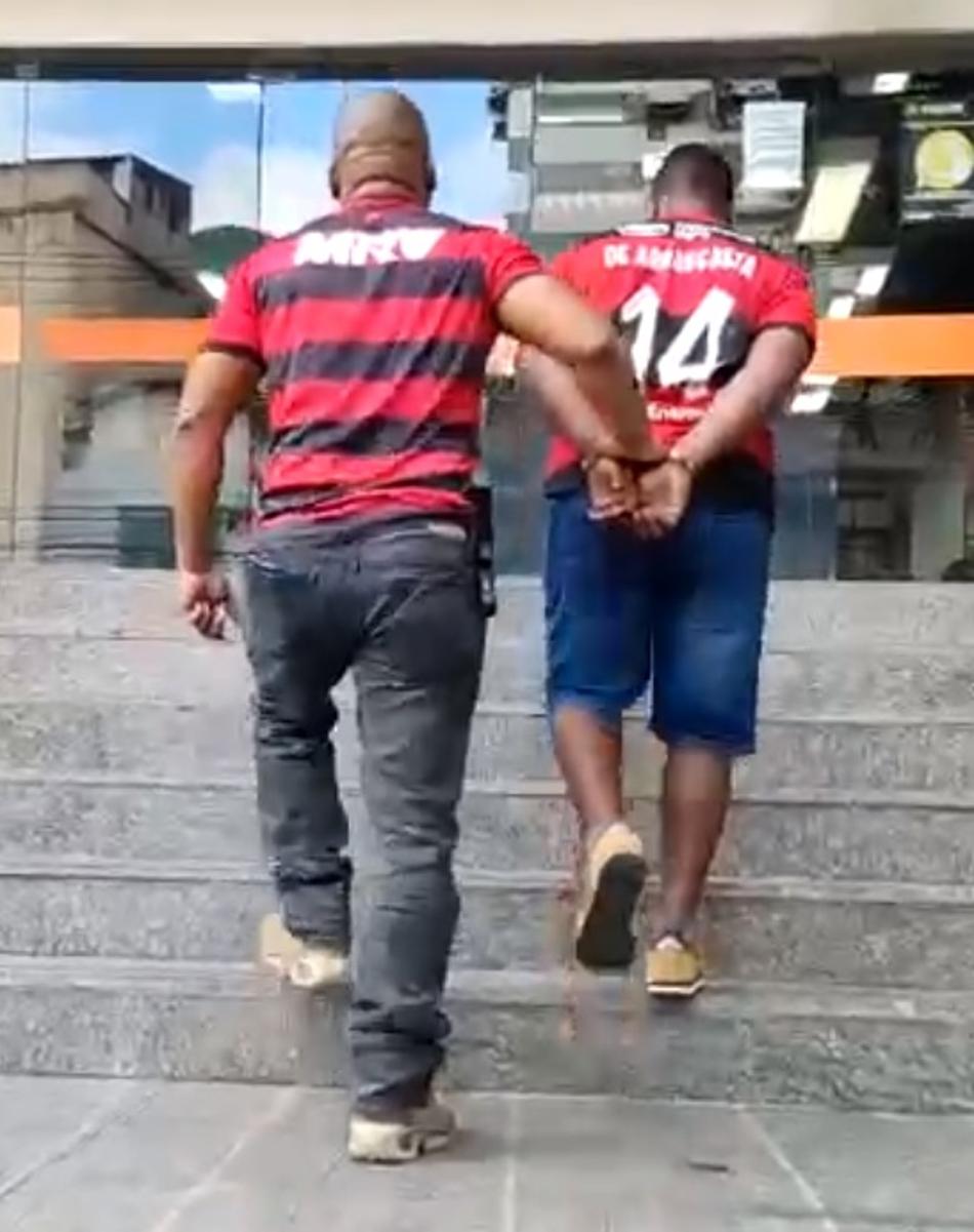Foragido, torcedor do Flamengo é identificado e preso após postar vídeo no Maracanã