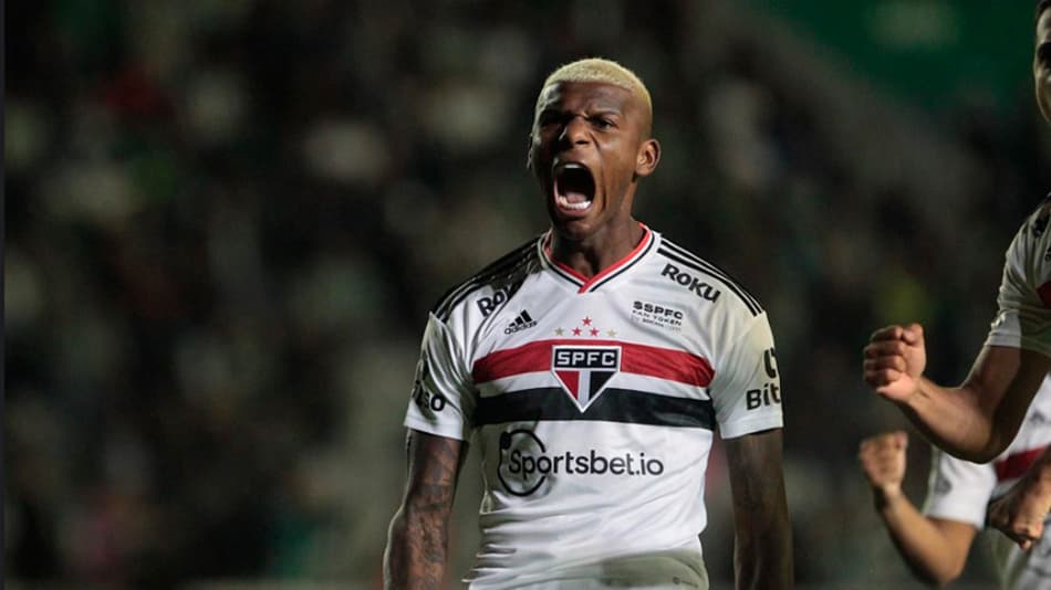 Reinaldo marca de pênalti no fim, e São Paulo empata com Juventude fora de casa na Copa do Brasil