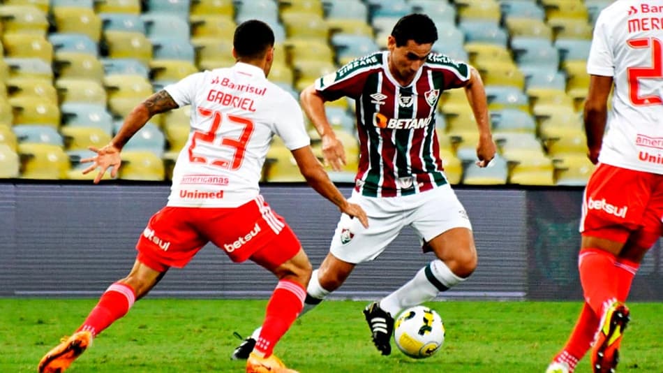 Fluminense joga mal e perde para o Internacional em casa no Brasileirão