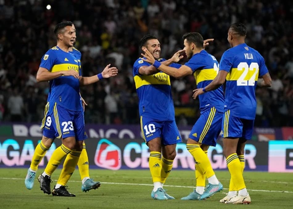 Boca Juniors chega ao Brasil com time definido para encarar o Corinthians; veja a escalação