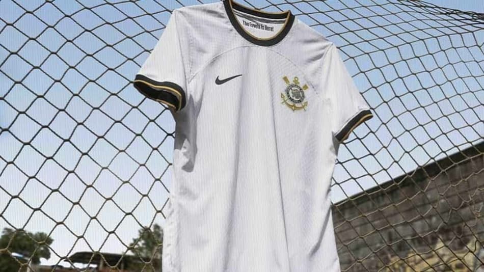 Veja fotos da nova camisa do Corinthians