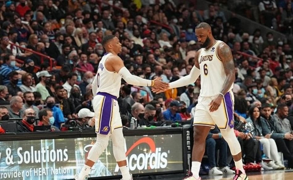 Direção do Lakers culpa pressão de agência para adquirir Russell Westbrook
