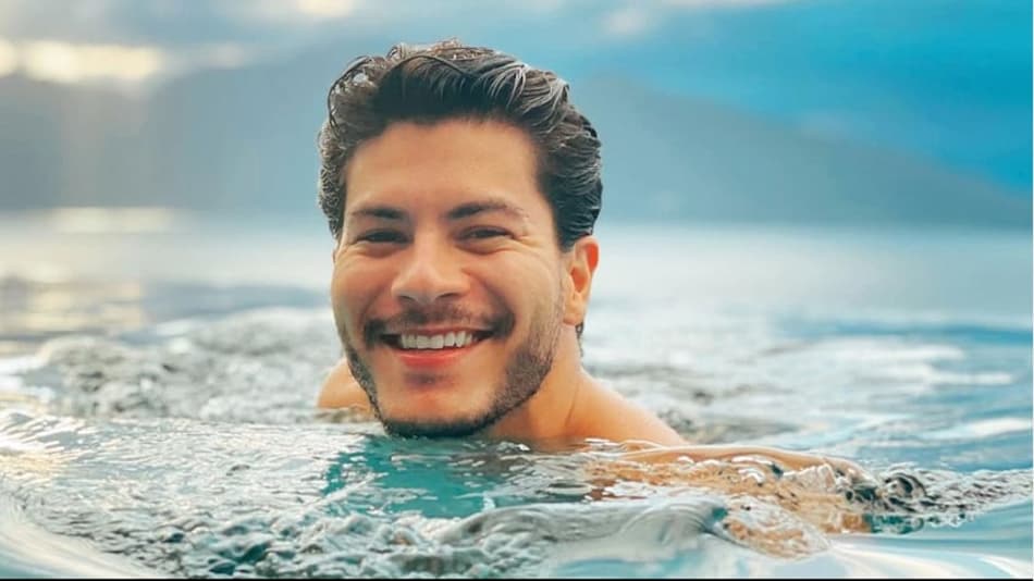 Nadador do Botafogo, patrocinado pela Xuxa e torcedor do Flamengo: a ligação de Arthur Aguiar com esporte