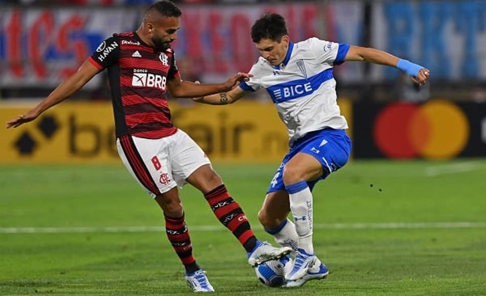 Universidad Católica chega empolgada para encarar o Flamengo