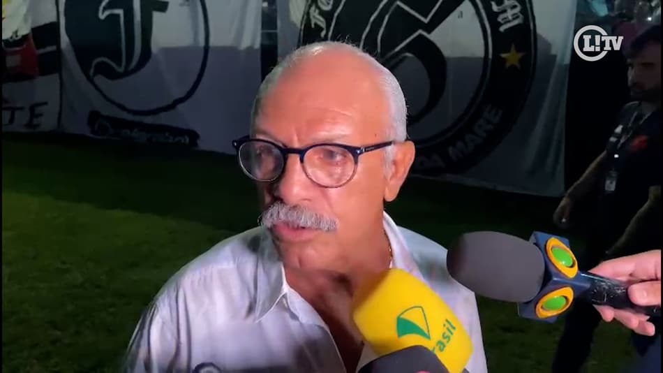 Júnior comparece em inauguração da estátua de Roberto Dinamite, ídolo do Vasco, em São Januário