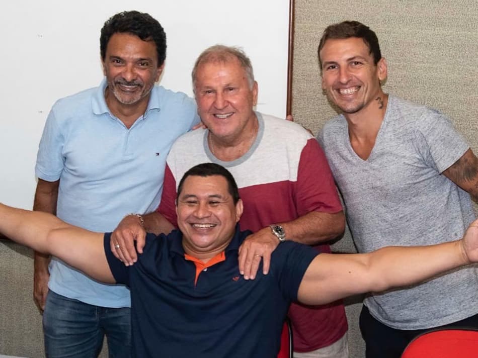 Zico lança programa de incentivo ao paradesporto ao lado de Clodoaldo Silva
