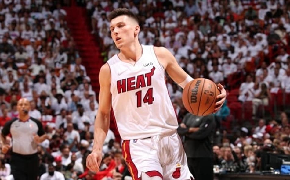 Tyler Herro é eleito melhor reserva da temporada