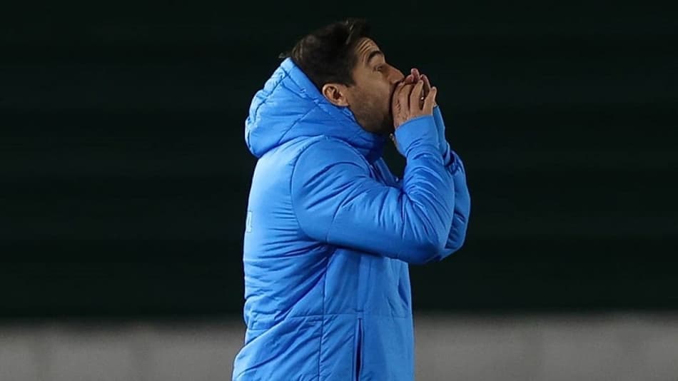 Mesmo após goleada do Palmeiras, Abel Ferreira dá ‘puxão de orelha’ em Wesley: ‘Falta de foco e concentração’