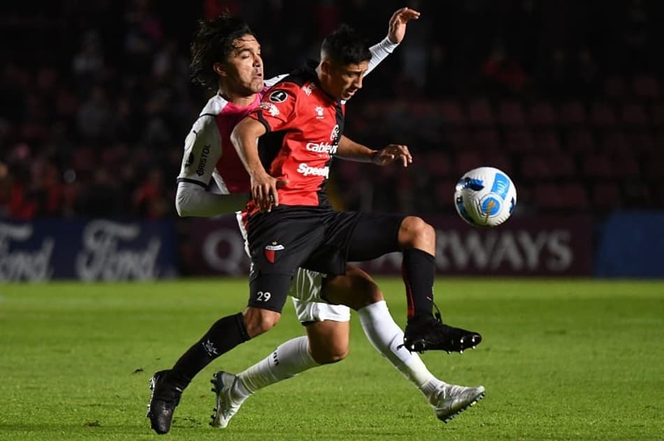 Marcelo Moreno volta a marcar na Libertadores após 14 anos