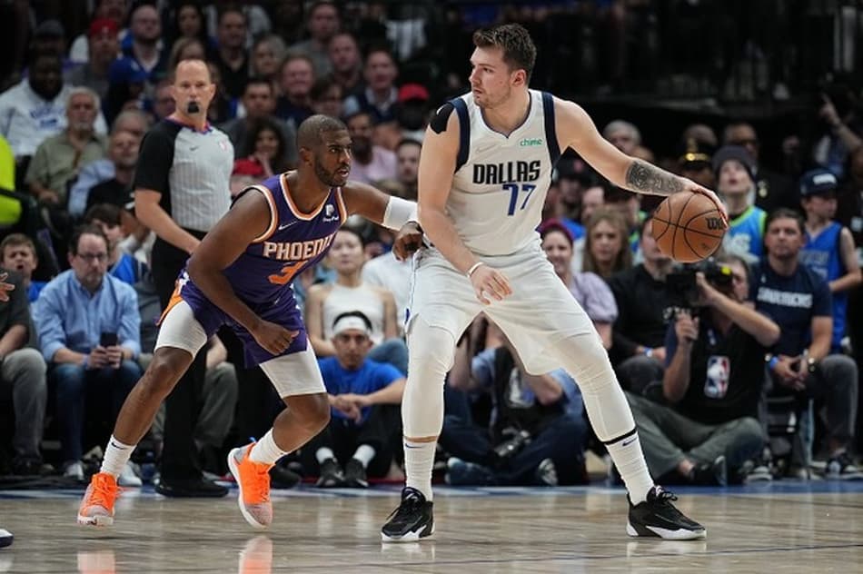 Luka Doncic brilha e Mavericks vence Suns em noite desastrosa de Chris Paul
