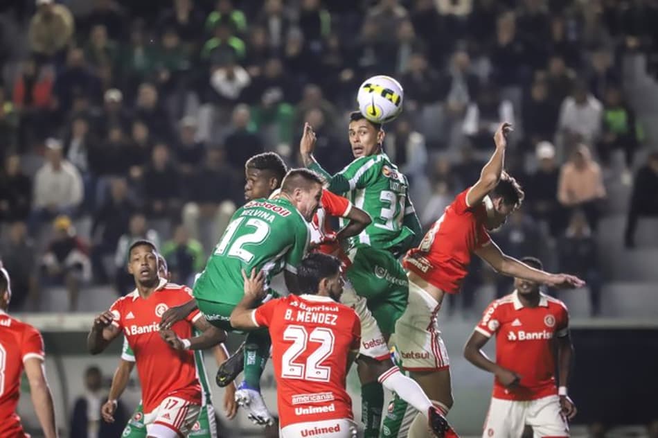Juventude marca nos acréscimos e busca empate contra o Internacional pelo Brasileirão