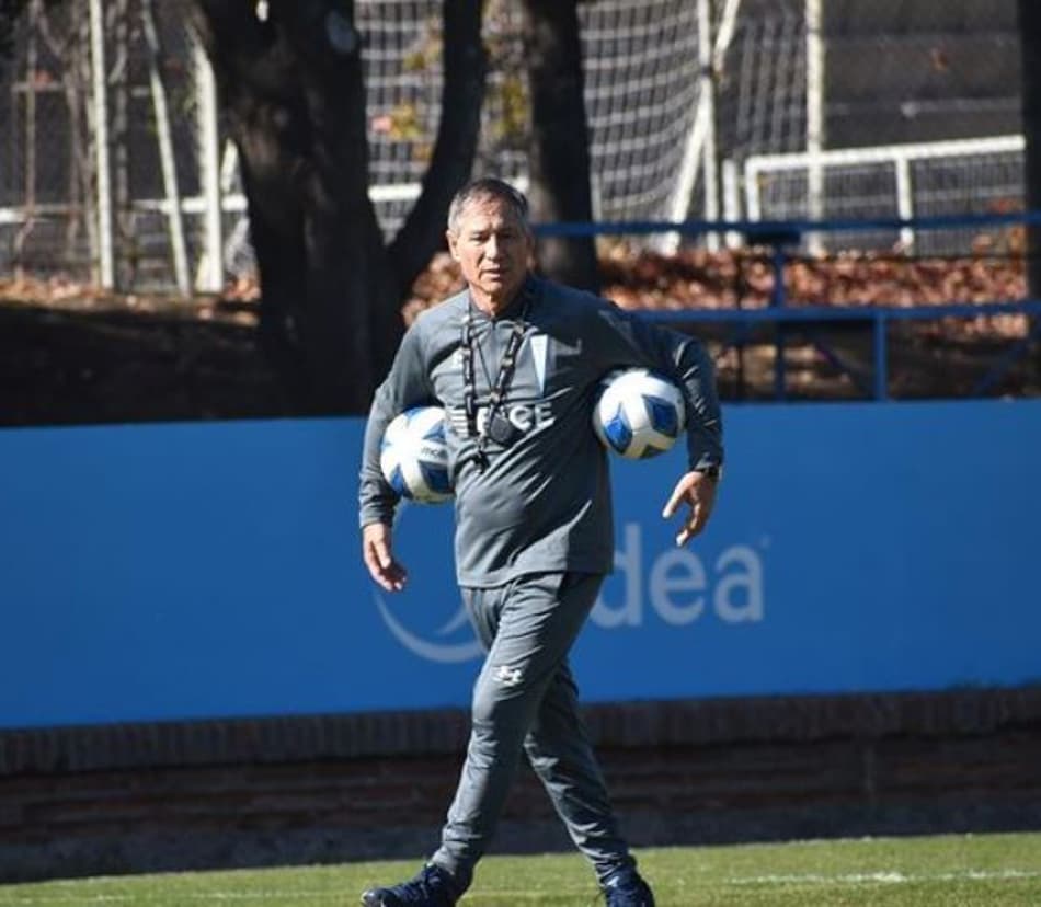 Ex-técnico do Santos se envolve em polêmica após clássico