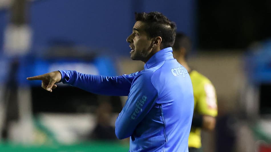 Abel Ferreira agradece apoio da torcida e dispara sobre pressão em cima do Palmeiras