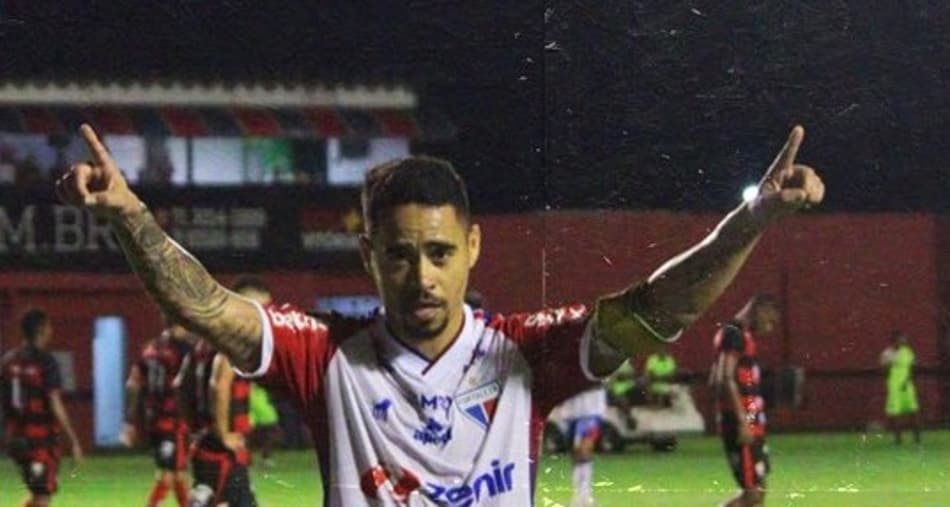 Com gol no apagar das luzes, Fortaleza vence Vitória e se classifica para oitavas da Copa do Brasil