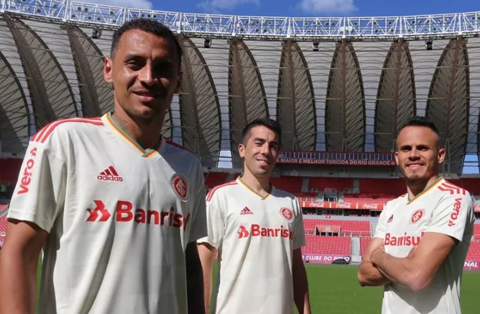 Internacional celebra a identidade gaúcha em uniforme reserva para a temporada 2022
