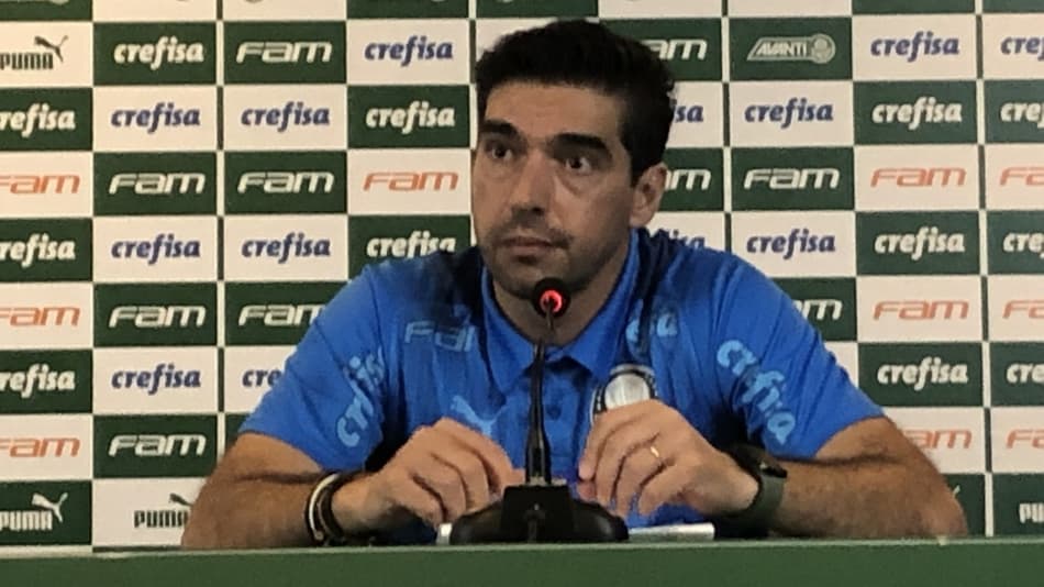 Abel Ferreira não mede palavras ao elogiar atacante do Palmeiras: ‘Eu amo ele’