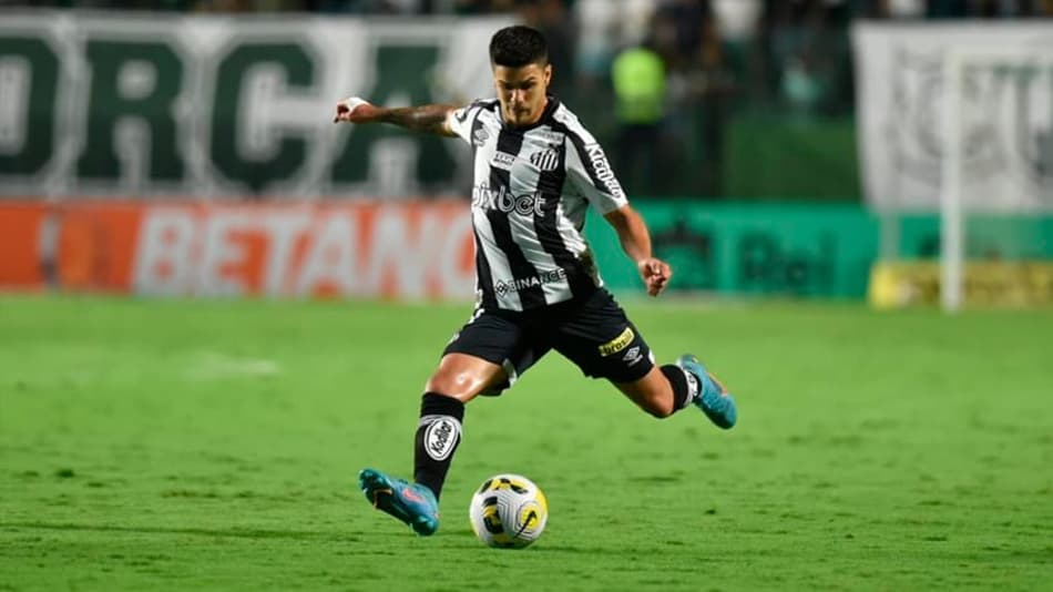 Santos perde para o Goiás e se afasta da liderança do Brasileiro