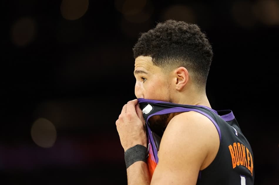 Finalistas no ano passado, Suns e Bucks caem de forma melancólica