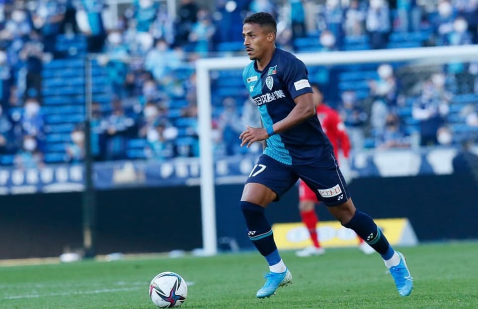 Lukian - Avispa Fukukoa