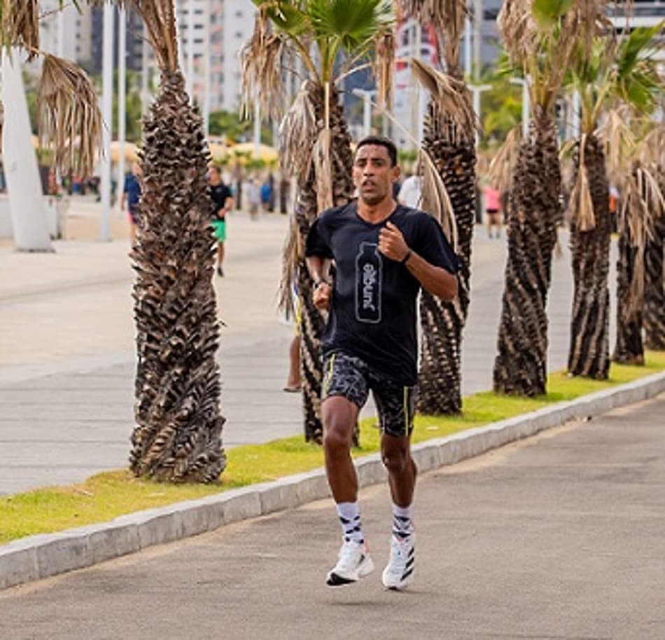 Maratonista olímpico é atração de corrida de rua em Fortaleza