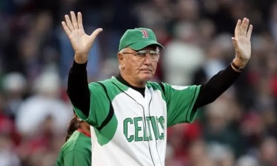 Lenda, Bob Cousy responde provocação de JJ Redick com ironia