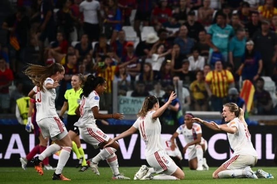 Lyon bate o Barcelona e se torna campeão da Champions League feminina pela oitava vez