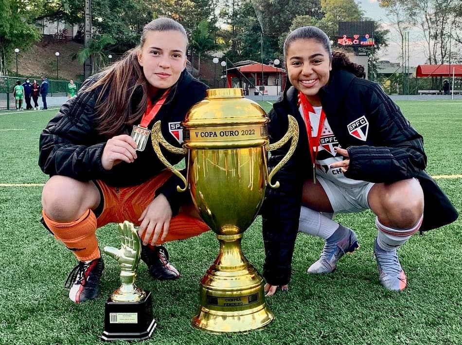 Goleira do sub-20 do São Paulo é a menos vazada e comemora título da Copa Ouro