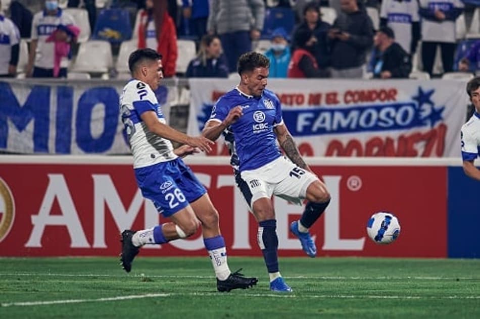 Talleres vence Universidad Católica, no Chile, pela Libertadores