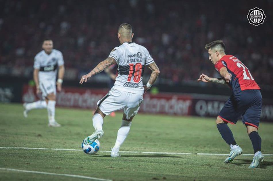 Em clássico paraguaio, Olímpia vence Cerro Porteño e garante vaga na Sul-Americana
