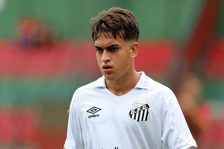 Santos põe cifra de R$ 378 milhões para garoto: confira os valores das multas rescisórias de 27 joias do futebol brasileiro